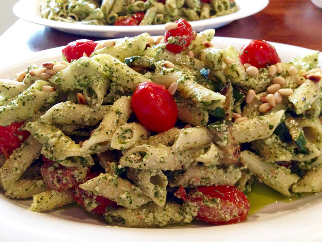 Pasta sald with pesto